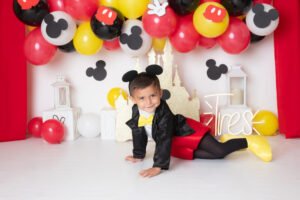 Sesión infantil con decoración de personajes de ratones